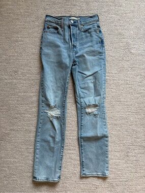 Levi's Light Wash High-Rise Ripped Wedgie Straight Jeans with Button Fly Size 25